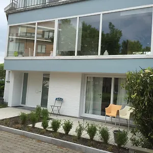 Poppies , Free Parking 3* Ostend